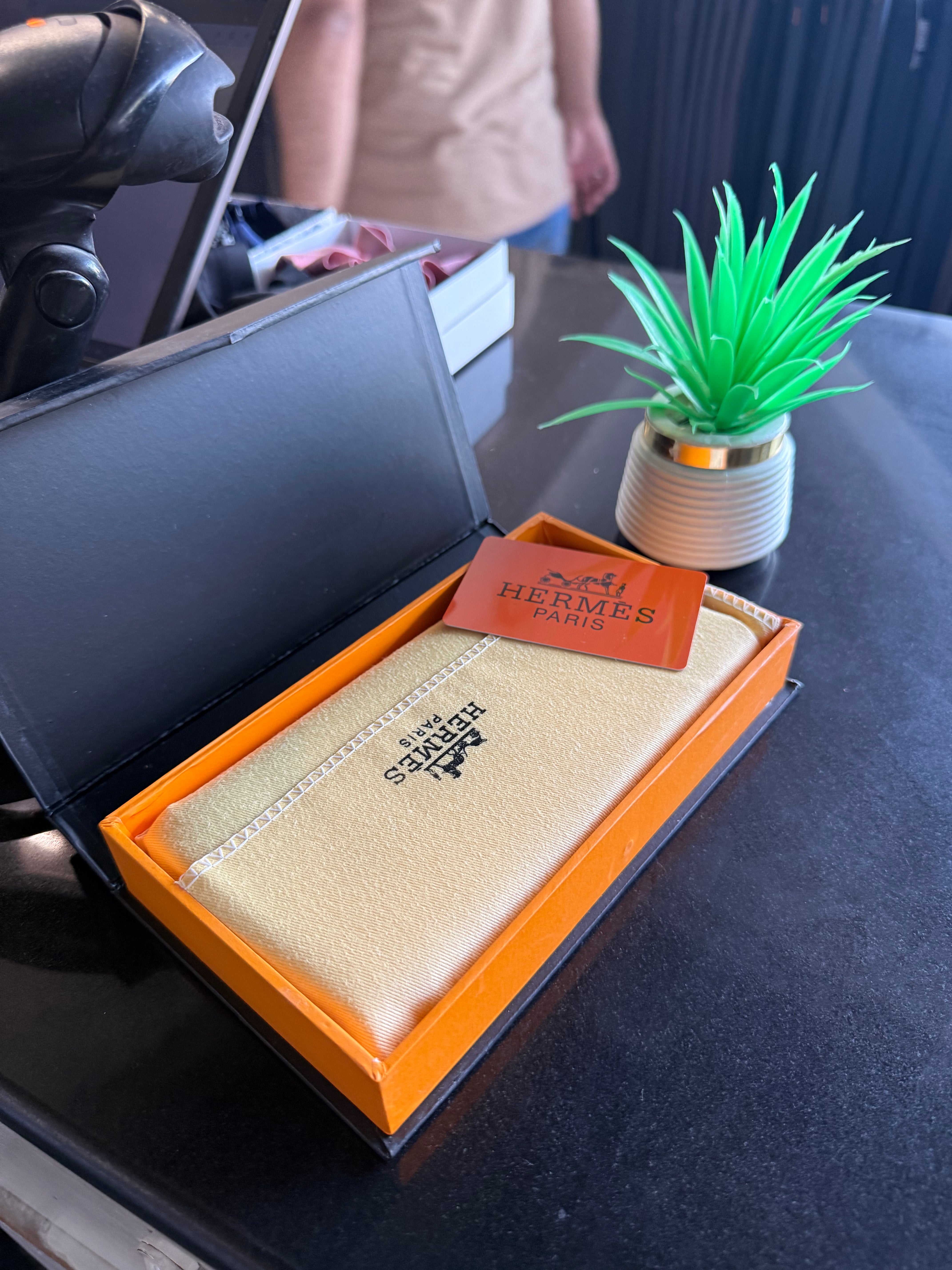 Luxury Hermes Paris Men’s Wallet